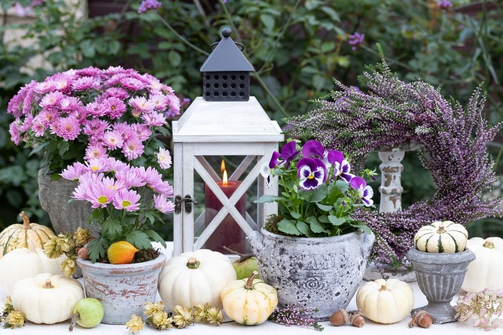 Décorations d'automne colorées pour terrasse et balcon Décorations d'automne colorées pour terrasse et balcon