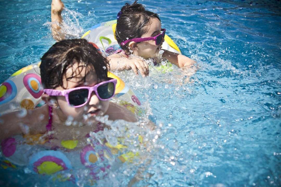 piscine prête pour l'été en 5 étapes