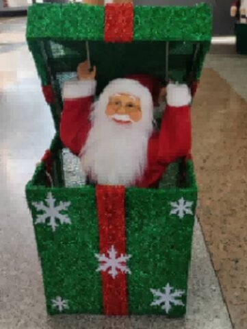 Kerstcadeau kerstman 35 cm
