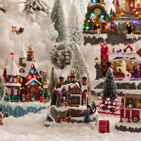 Village de Noël Maison du Père Noël avec train - image 2