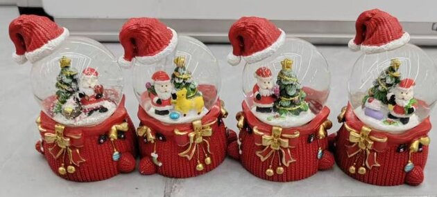 Waterbal Kerstmuts 4x5x8cm